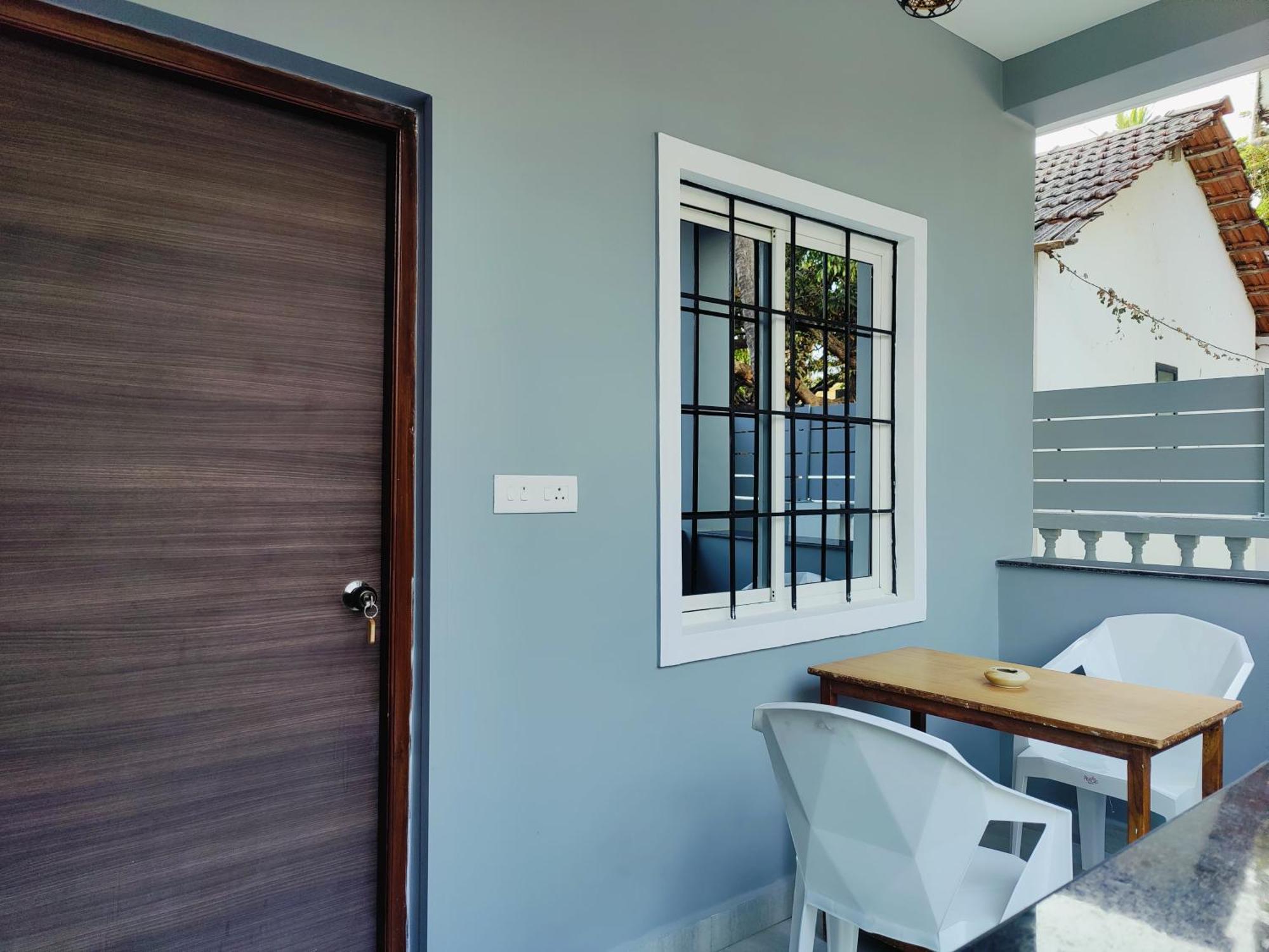 Kevin'S House By Travelkrafts Hotell Anjuna Exteriör bild