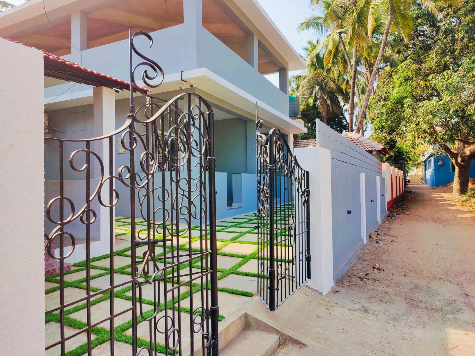 Kevin'S House By Travelkrafts Hotell Anjuna Exteriör bild